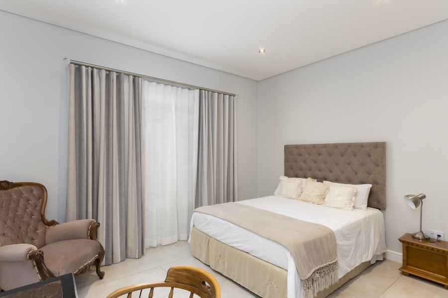 5 Bedroom Property for Sale in Dennegeur Western Cape